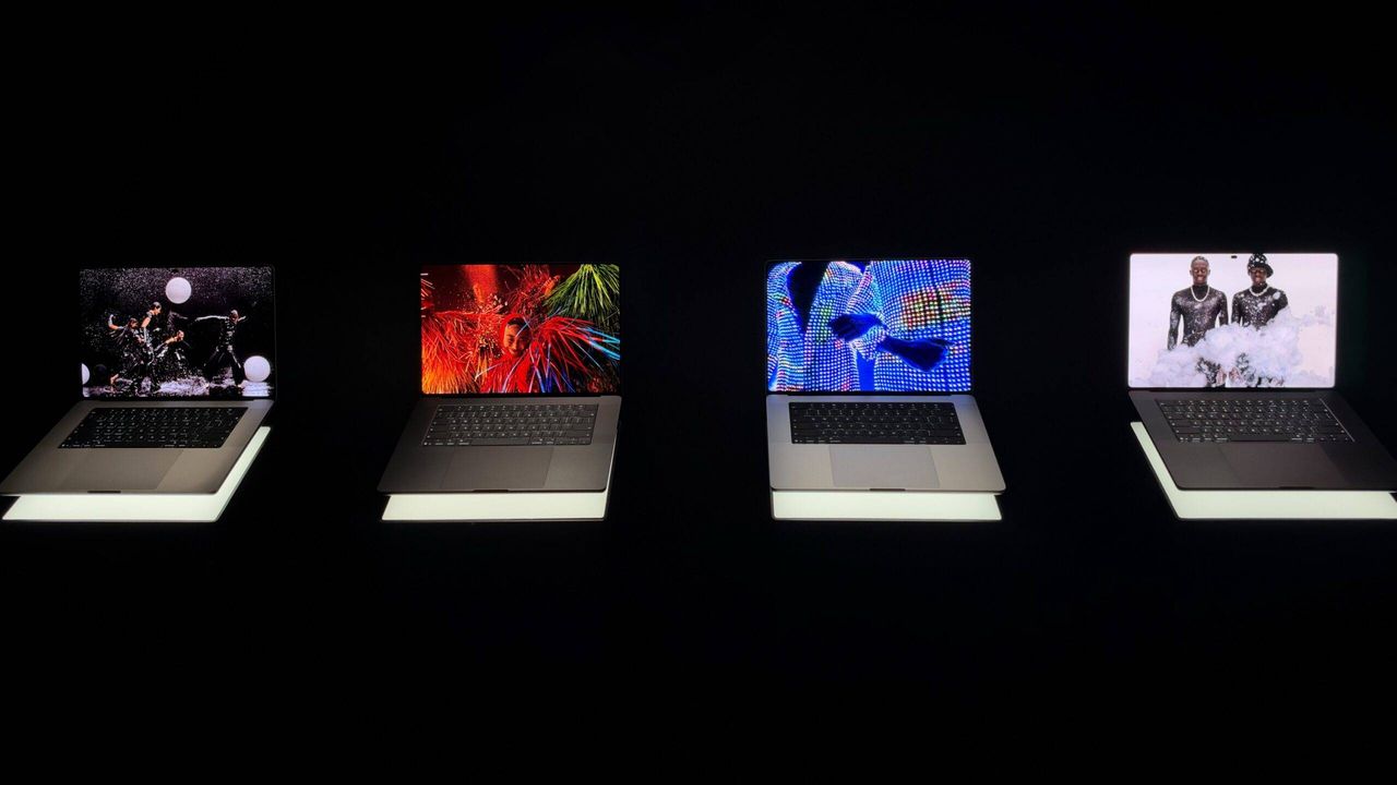 触屏 MacBook Pro 上手体验：变轻变强会发光，凭什么值 11 万？