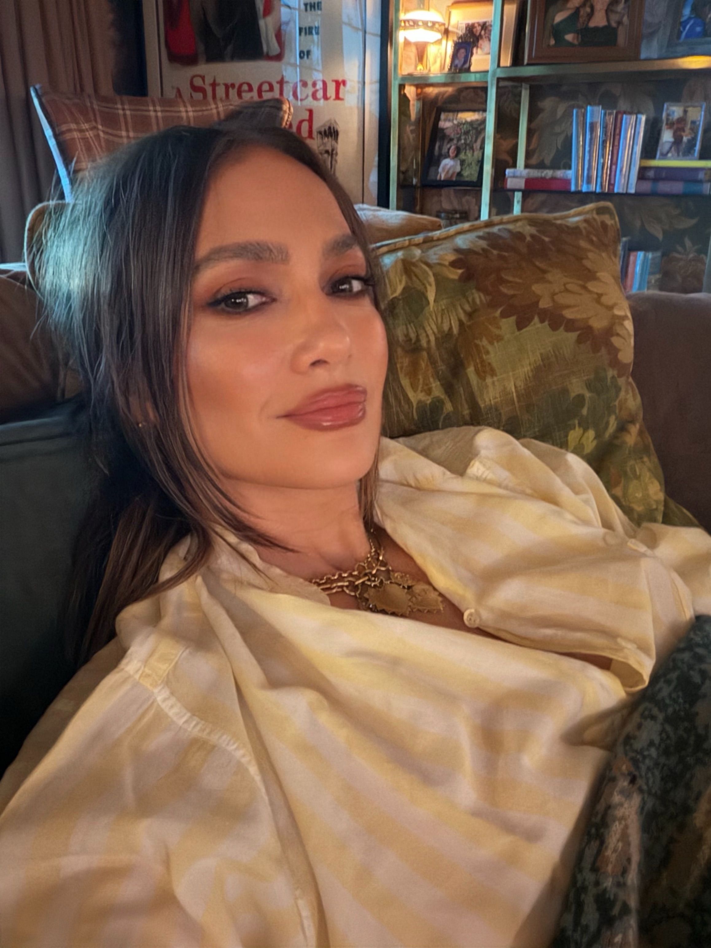 Jennifer Lopez’s Makeup Touch-up Essentials Are Cult Favorites
