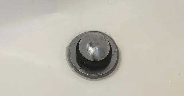 I Think I’m in Love With My Hair-Catching Tub Stopper
