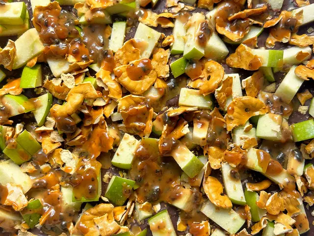 When I Make This Caramel Apple Bark, Everyone Asks Me for the Recipe