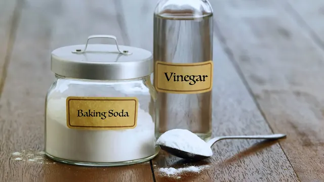 The truth about baking soda and vinegar — should they ever be mixed?