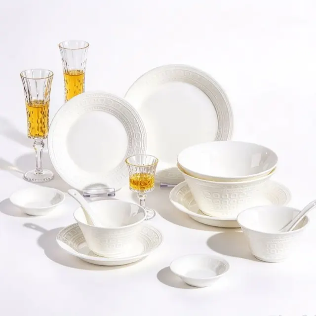 和家悦 釉下彩 纯白浮雕餐具 12头 骨瓷 79元