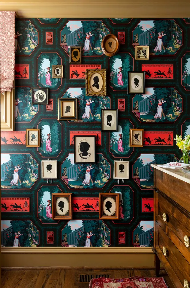 Gen Z Is Breaking This Old-School Gallery Wall Rule—and Designers Say It Works