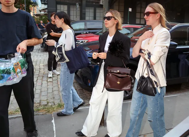 10 London Fashion Week Outfits to Recreate Now